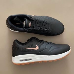 NWT Women’s Nike Air max golf shoe